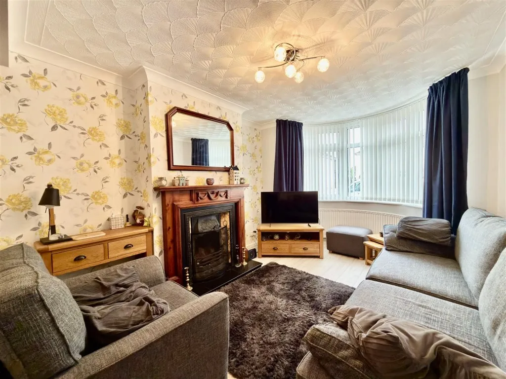 Tiverton Road, Swindon, photo 3