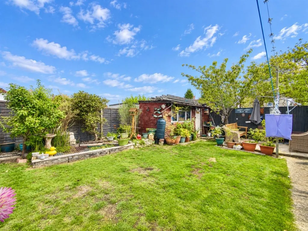 Tiverton Road, Swindon, photo 17