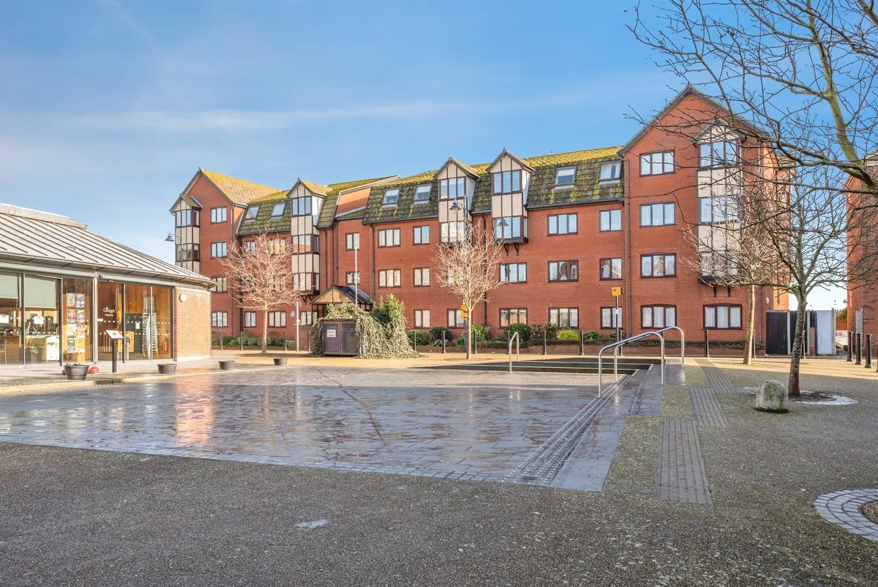1 bed flat for sale — St Georges Court, Great Yarmouth