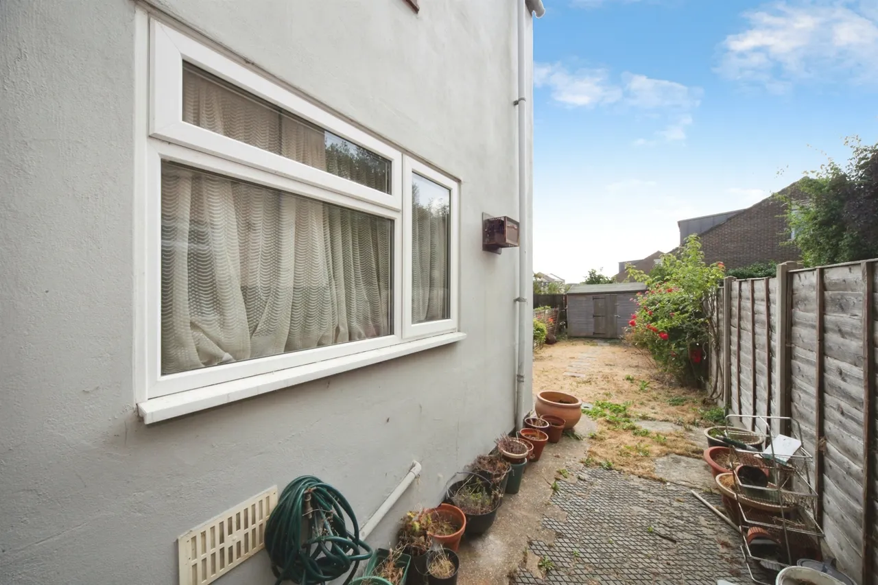 Jubilee Street, Luton, LU2, photo 13
