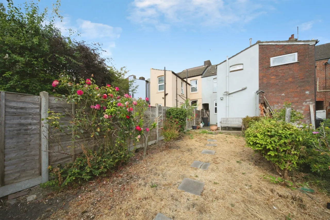 Jubilee Street, Luton, LU2, photo 14