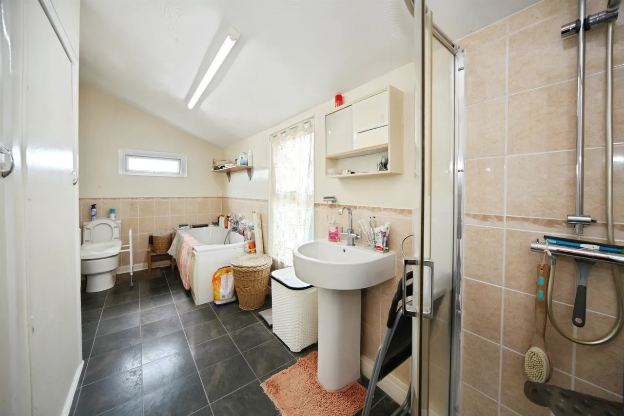 Jubilee Street, Luton, LU2, photo 11