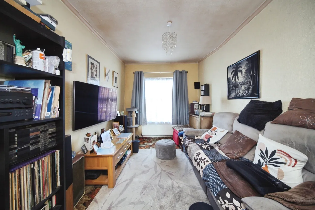 Jubilee Street, Luton, LU2, photo 6