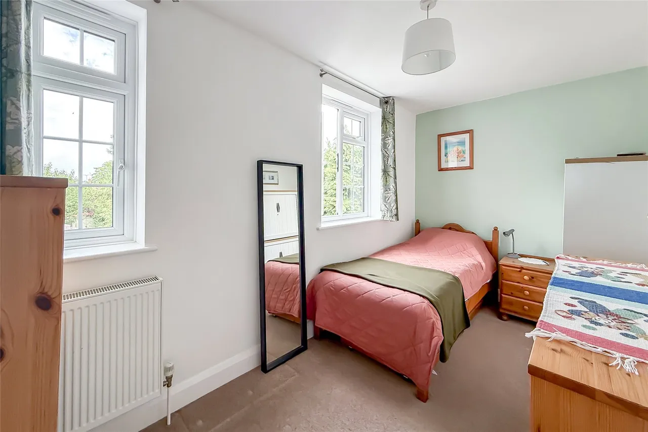 Connaught Road, Harpenden, Hertfordshire, AL5 4TW, photo 9
