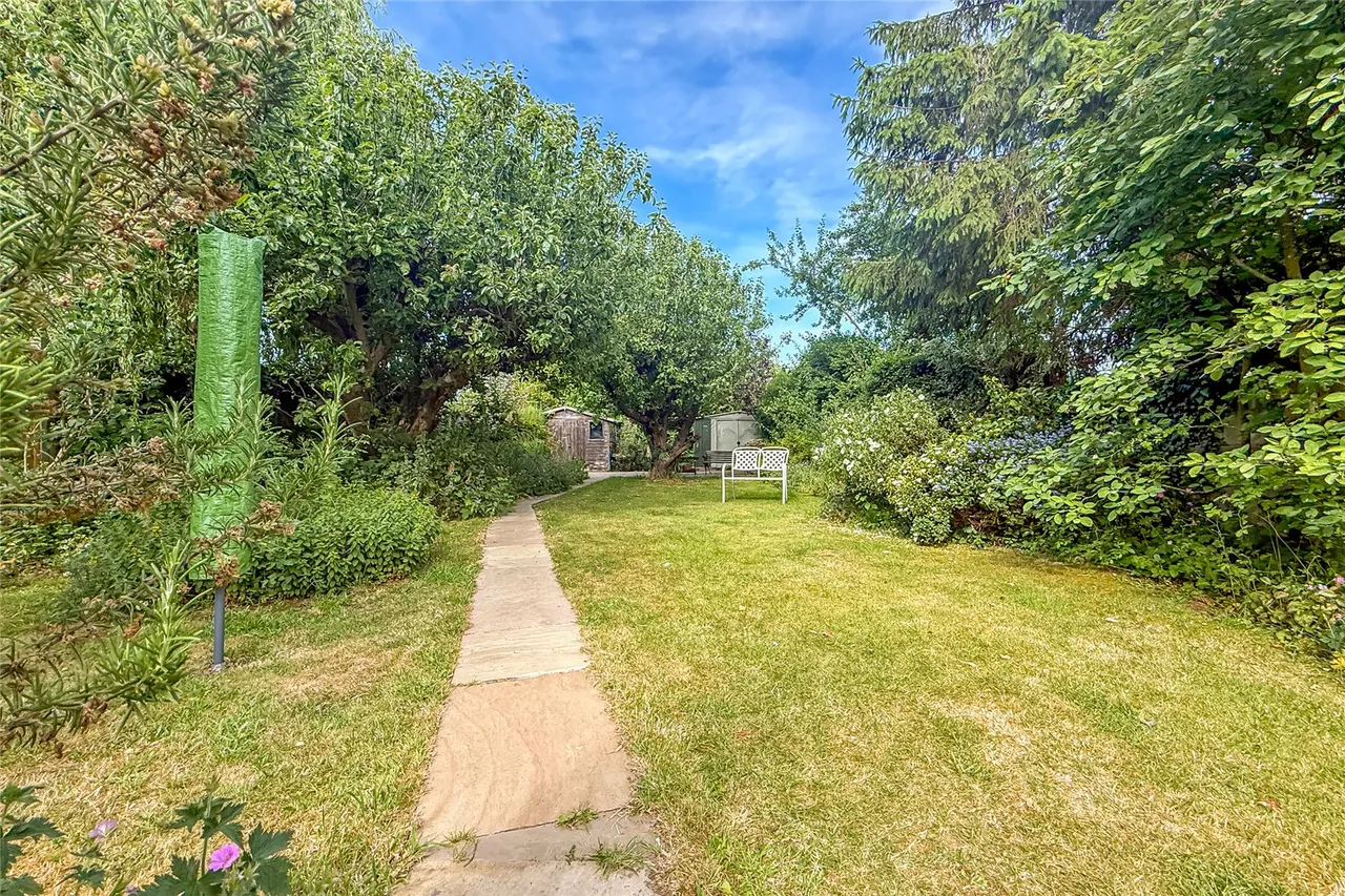 Connaught Road, Harpenden, Hertfordshire, AL5 4TW, photo 11