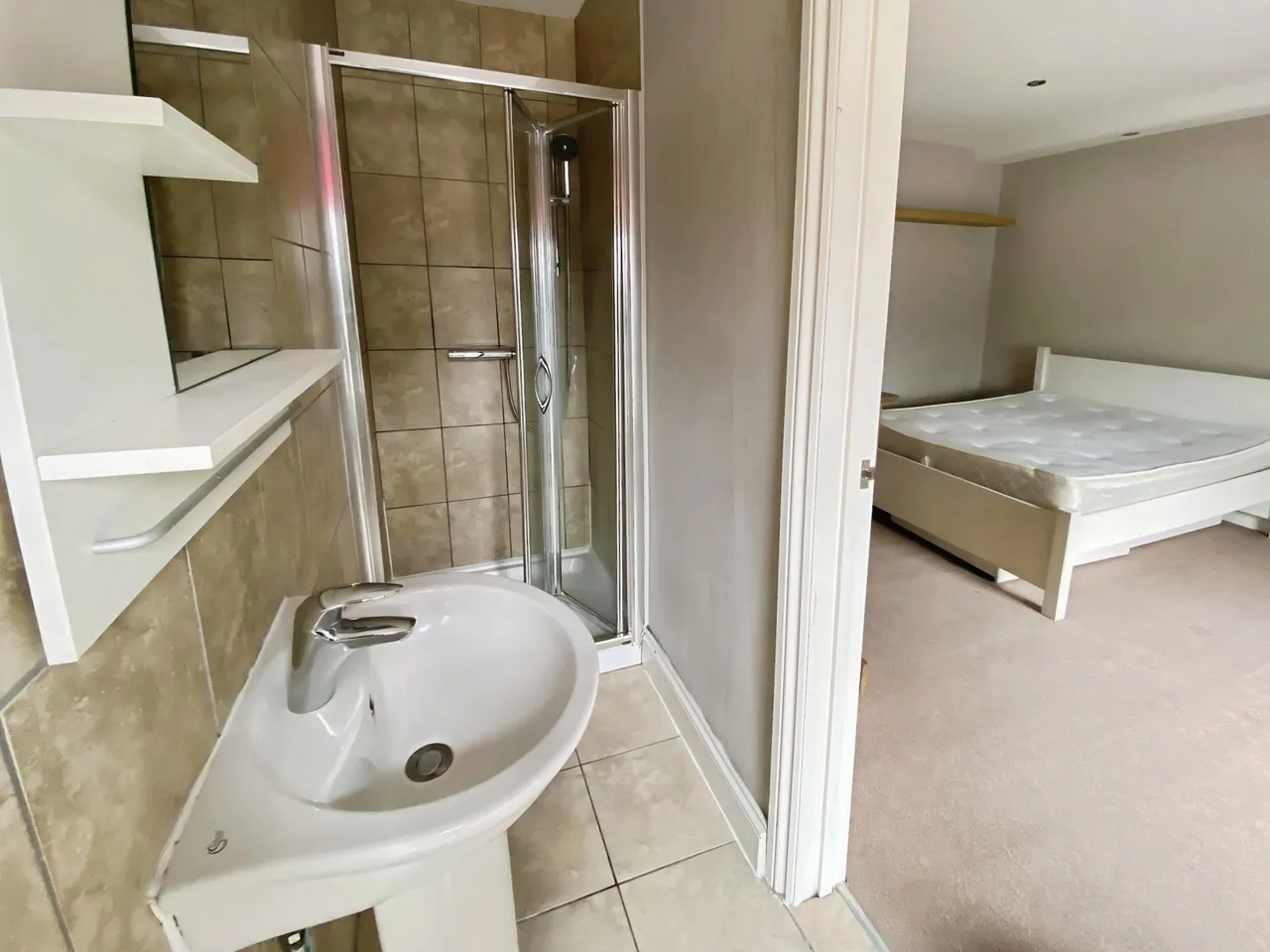 Newport, Lincoln, LN1, photo 8
