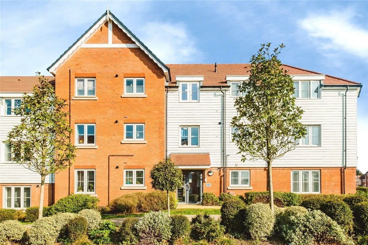 1 bed flat for sale, Steeplechase Way, Fontwell, BN18