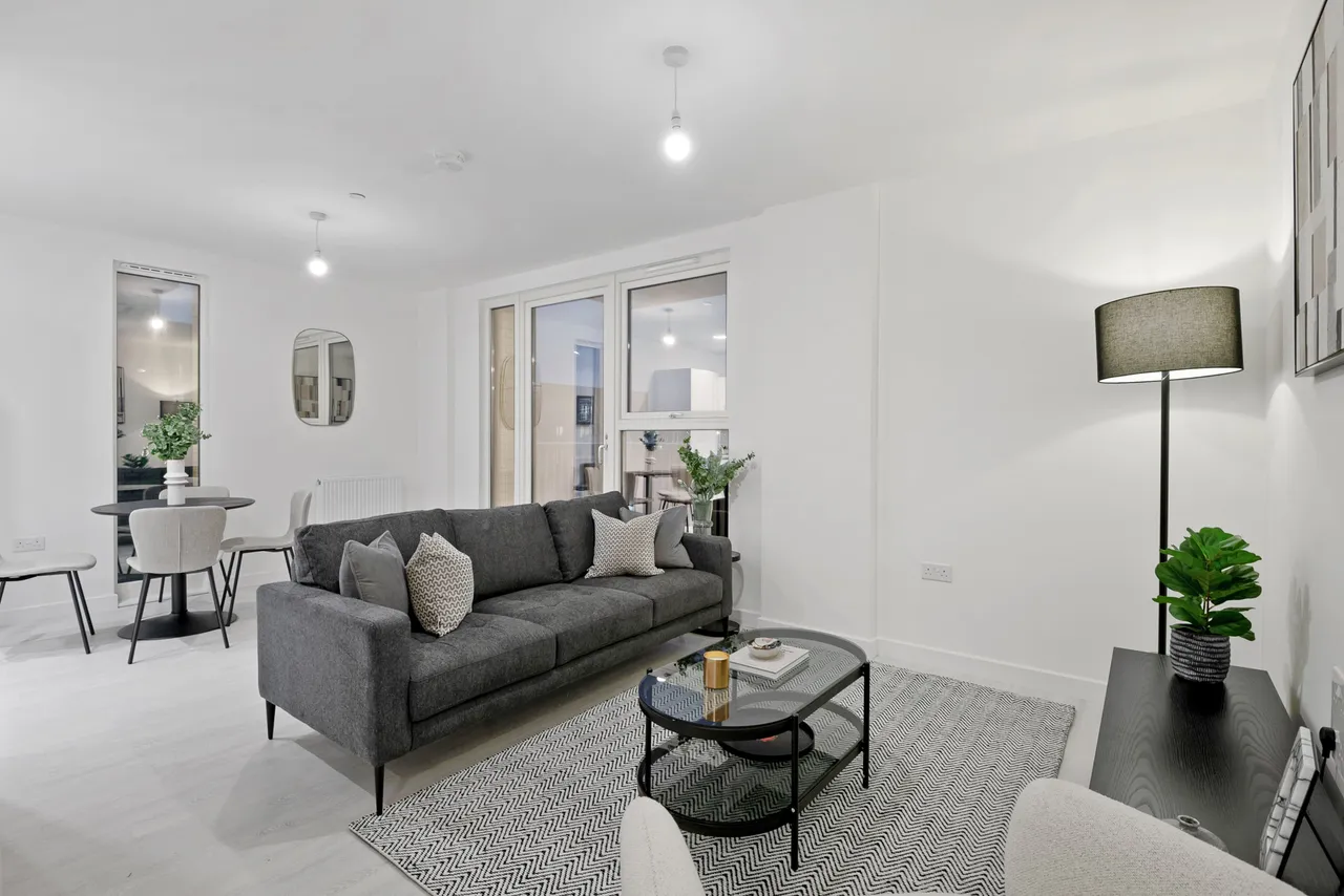 2 bed flat to rent, Perryfield Way, London, NW9