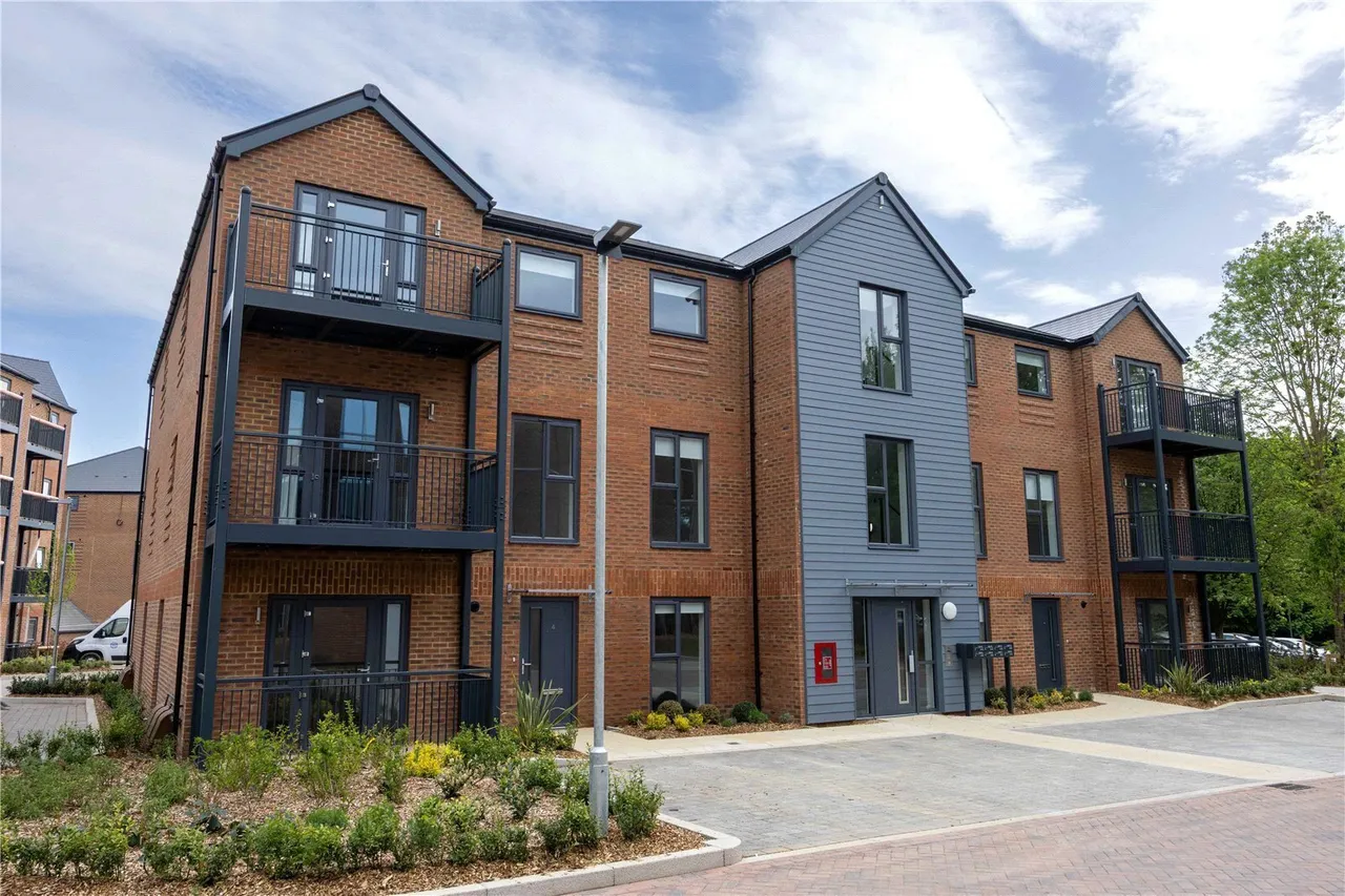 Abbey Wood Road, Kings Hill, ME19, photo 2