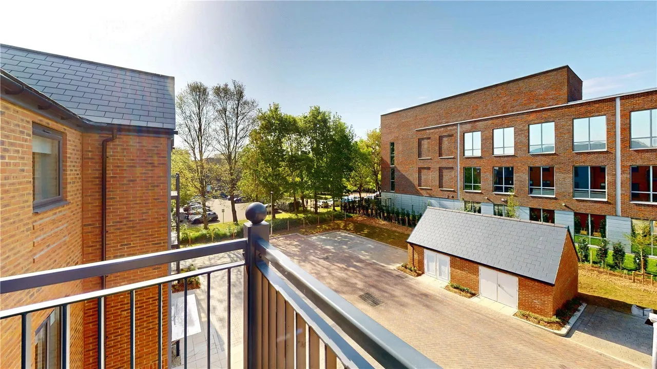 2 bed flat for sale, Abbey Wood Road, Kings Hill, ME19