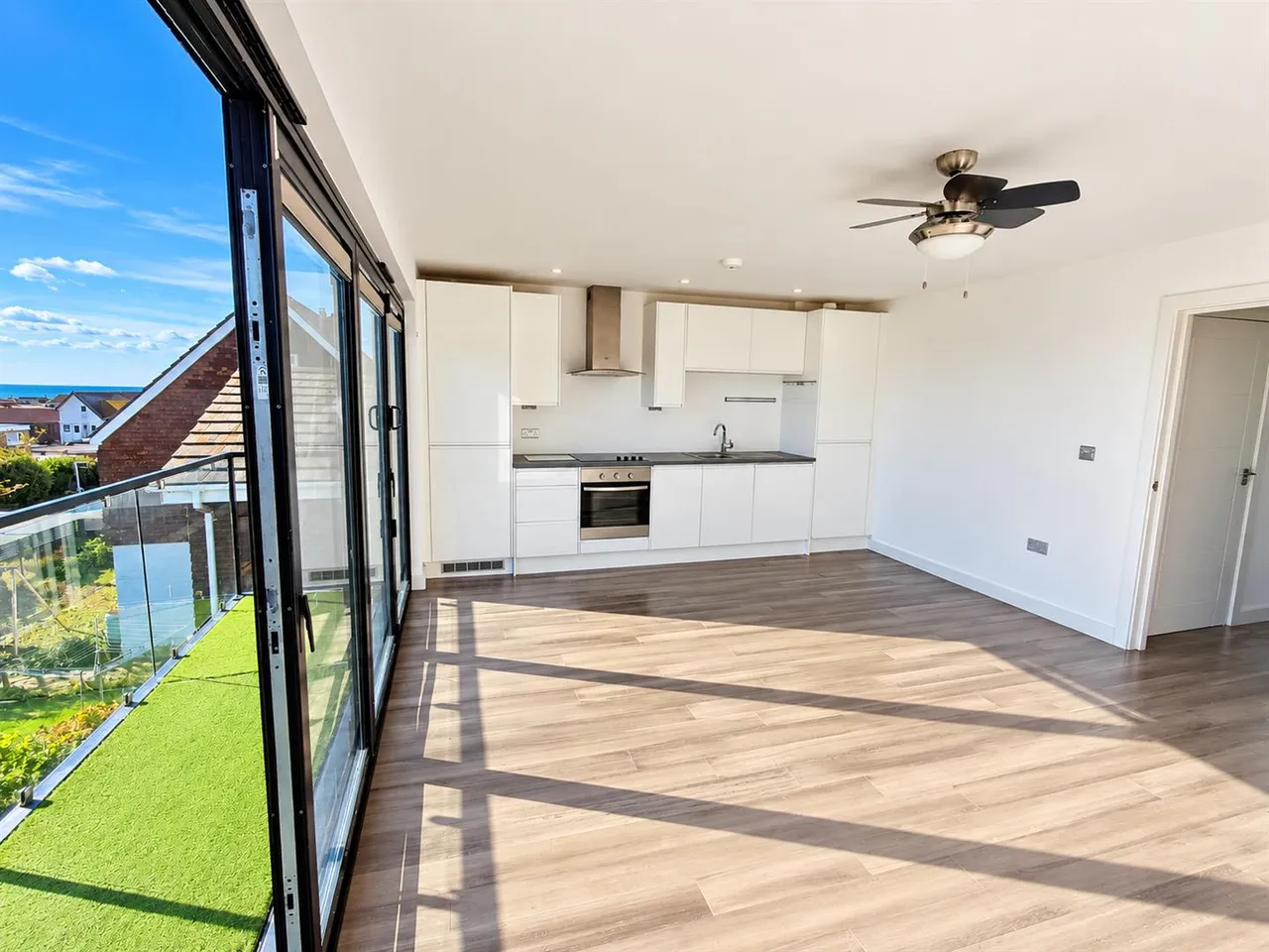 South Coast Road, Peacehaven, photo 10