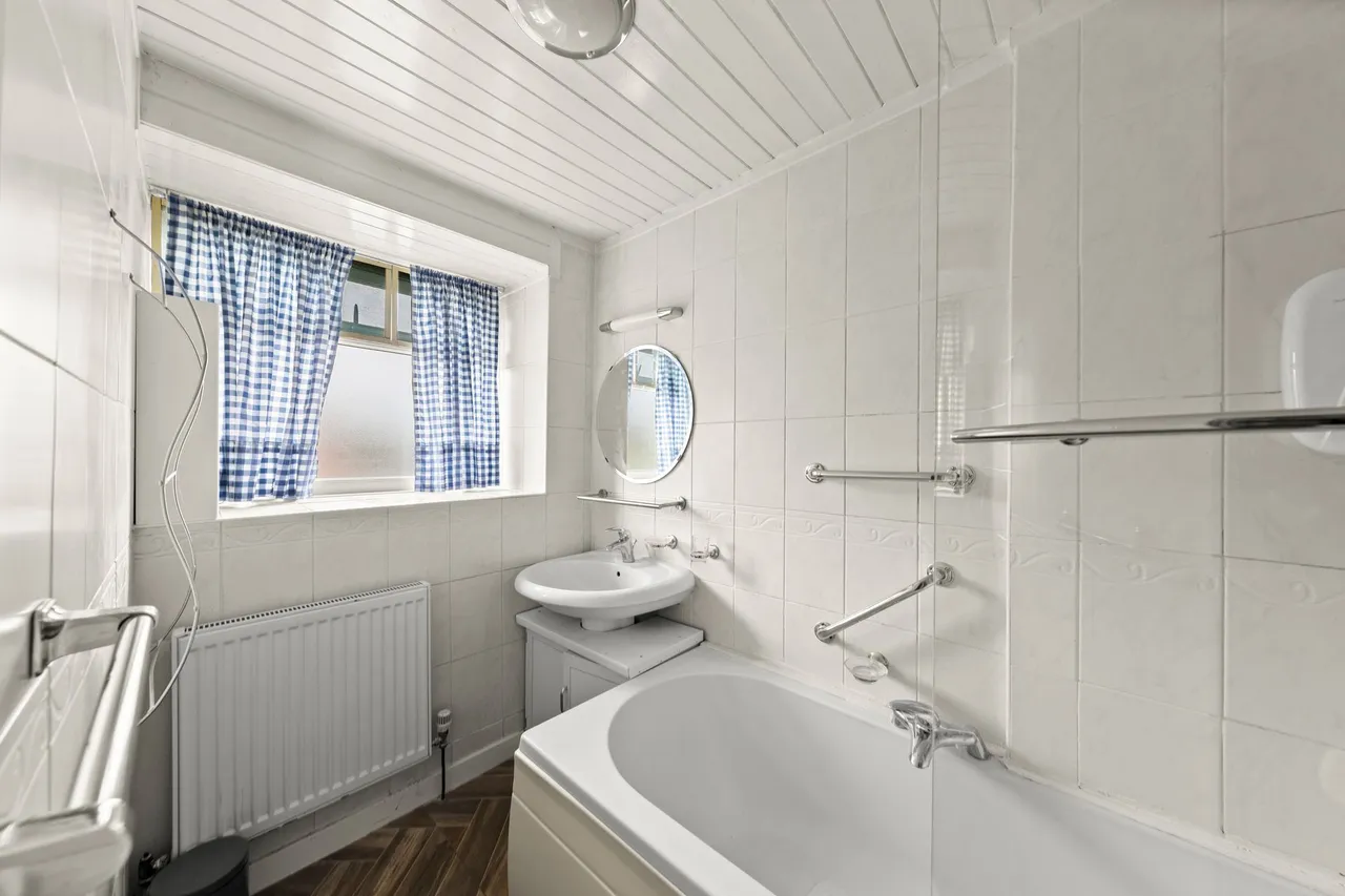 Berkshire Drive, Woolston, Warrington, WA1 4EX, photo 17