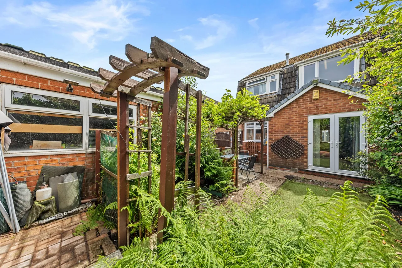 Berkshire Drive, Woolston, Warrington, WA1 4EX, photo 19
