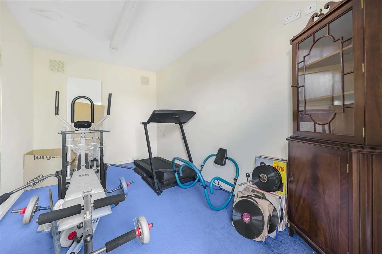 Dedworth Road, Windsor, SL4 4US, photo 8