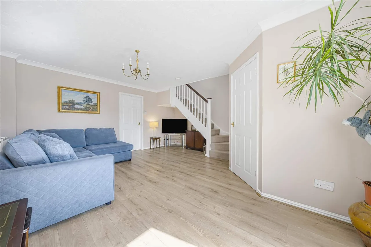 Dedworth Road, Windsor, SL4 4US, photo 3