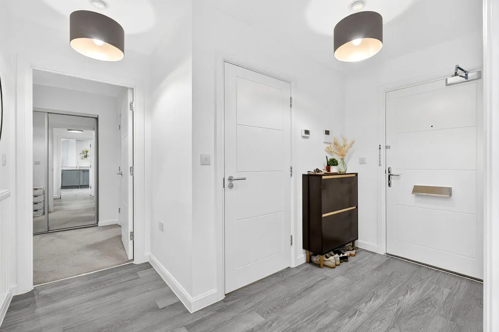 65 Bell Farm Way Hersham, Walton-On-Thames KT12 5BQ, photo 17