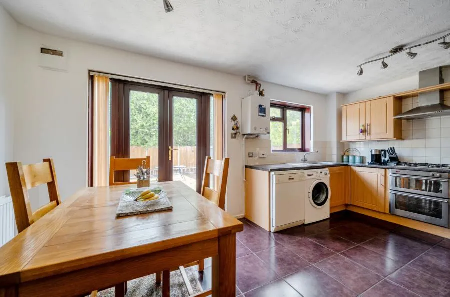 Galahad Close, Slough, SL1, photo 3