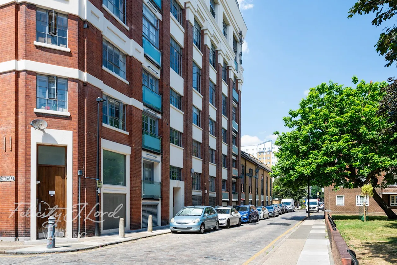 Boyd Street, London, photo 17