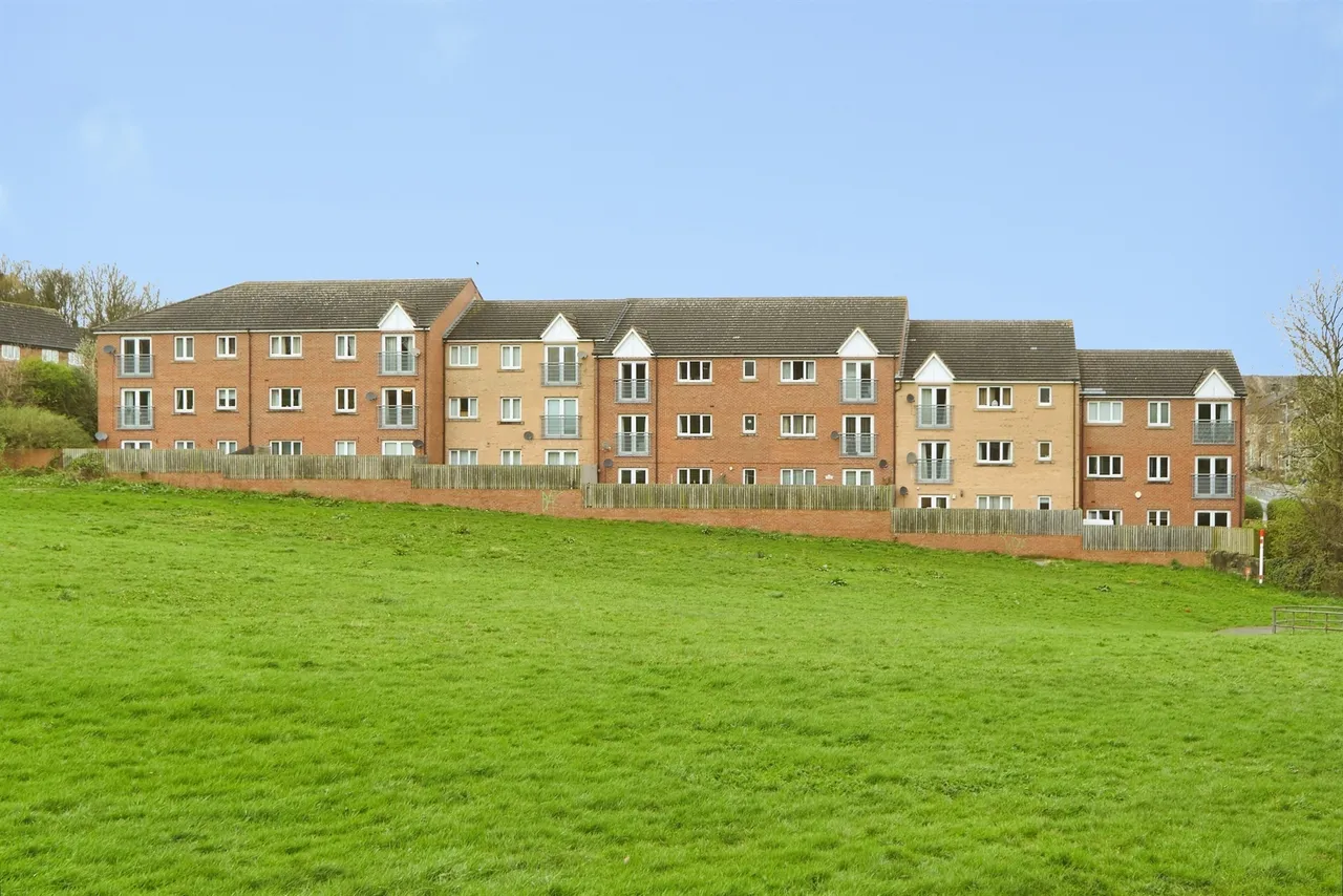 Fieldmoor Lodge, Pudsey, LS28, photo 6
