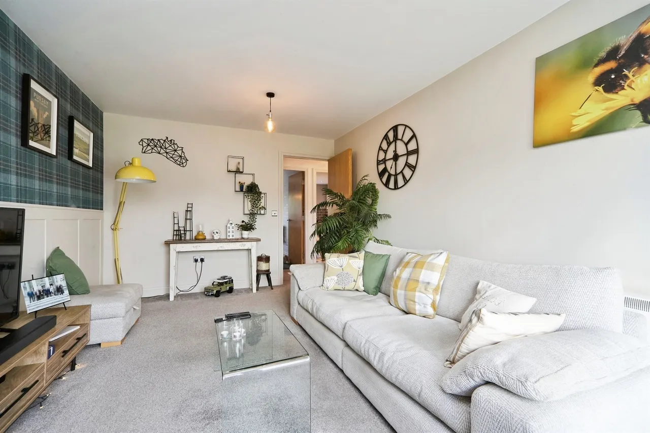 Fieldmoor Lodge, Pudsey, LS28, photo 4