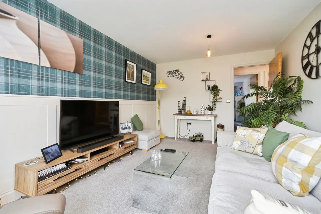2 bed flat for sale, Fieldmoor Lodge, Pudsey, LS28