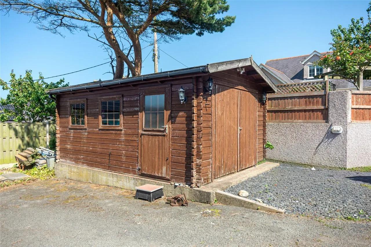 Cemaes Bay, LL67, photo 8