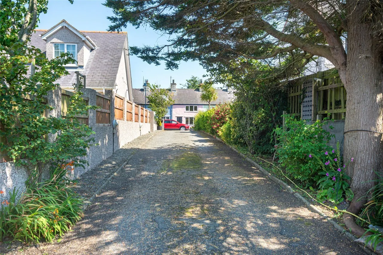 Cemaes Bay, LL67, photo 15
