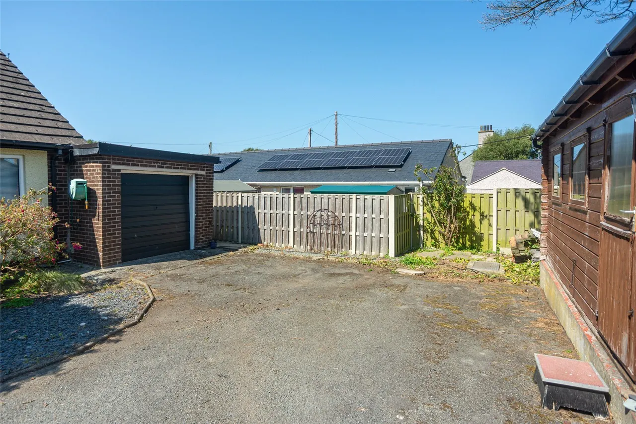 Cemaes Bay, LL67, photo 13