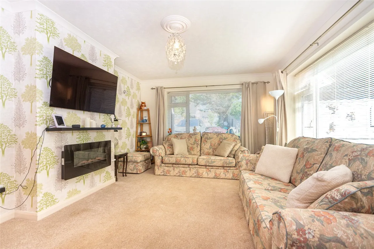 Cemaes Bay, LL67, photo 2