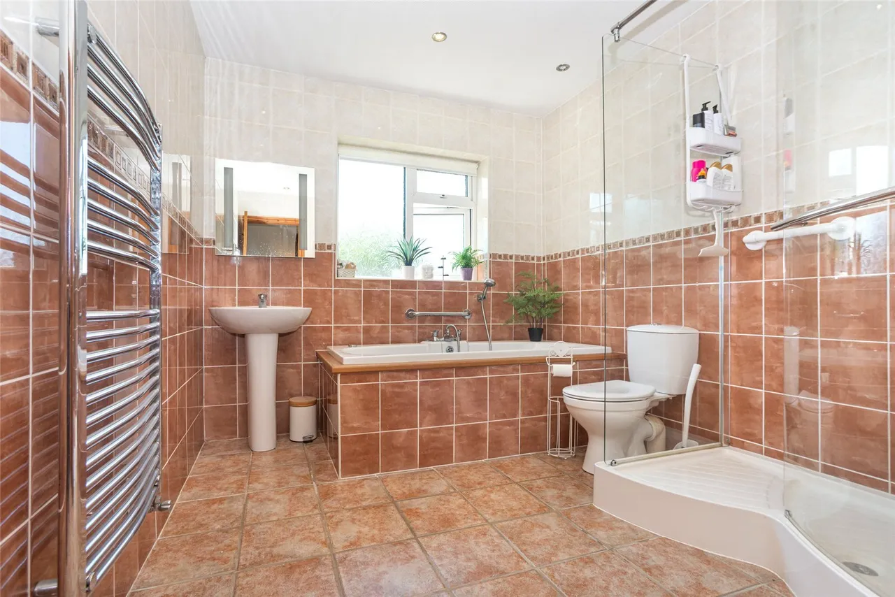 Cemaes Bay, LL67, photo 12