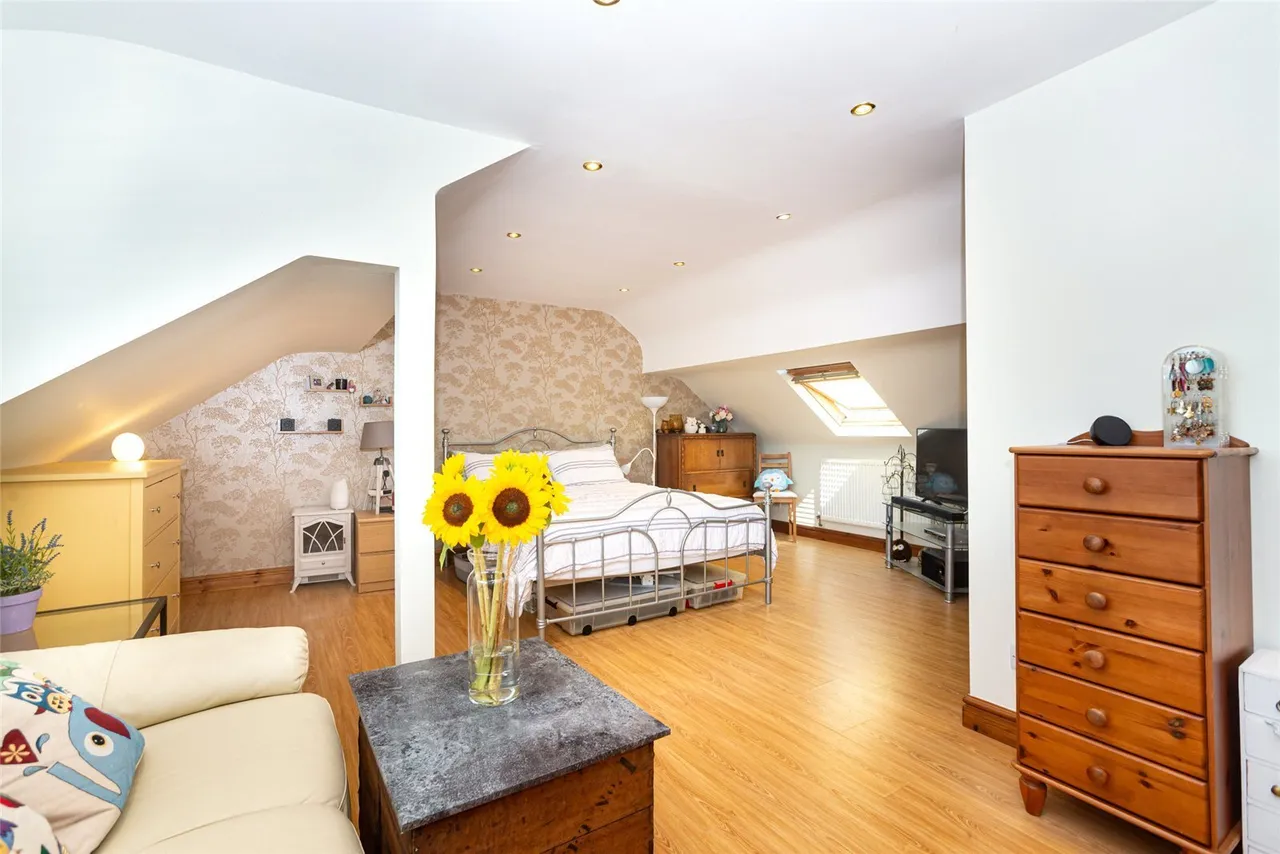 Cemaes Bay, LL67, photo 9