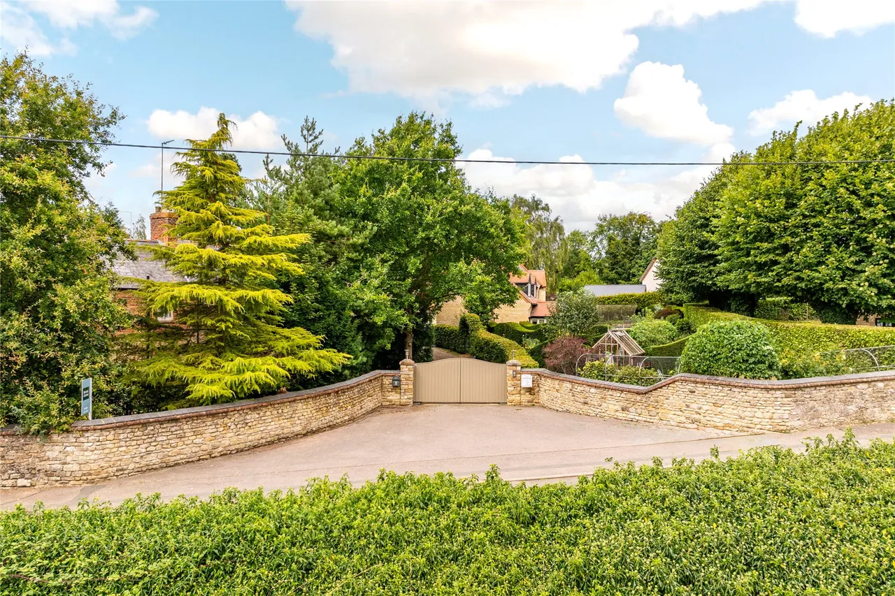 Main Road, Shutlanger, NN12, photo 8