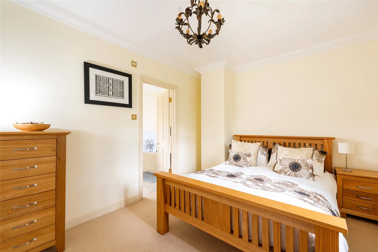 Main Road, Shutlanger, NN12, photo 13