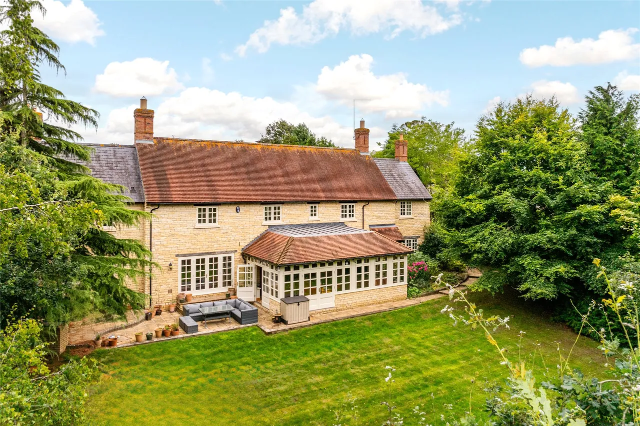 Main Road, Shutlanger, NN12, photo 6