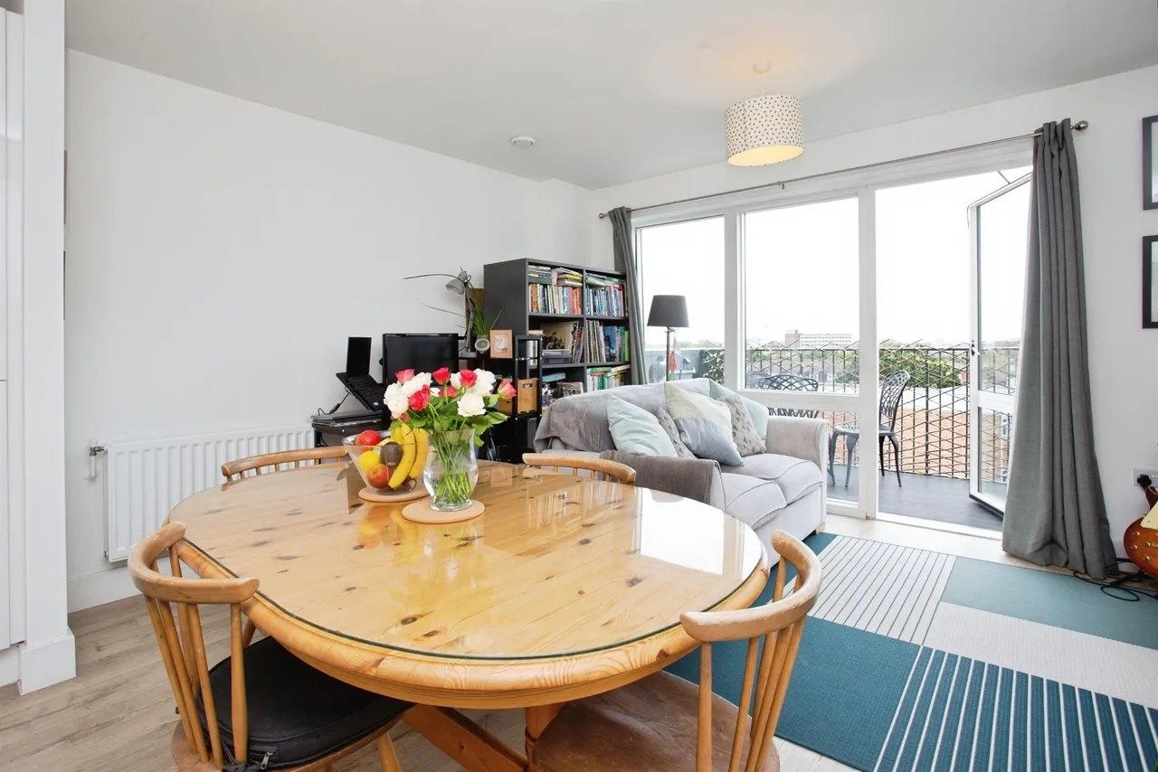 Lyon Road, Harrow, photo 8