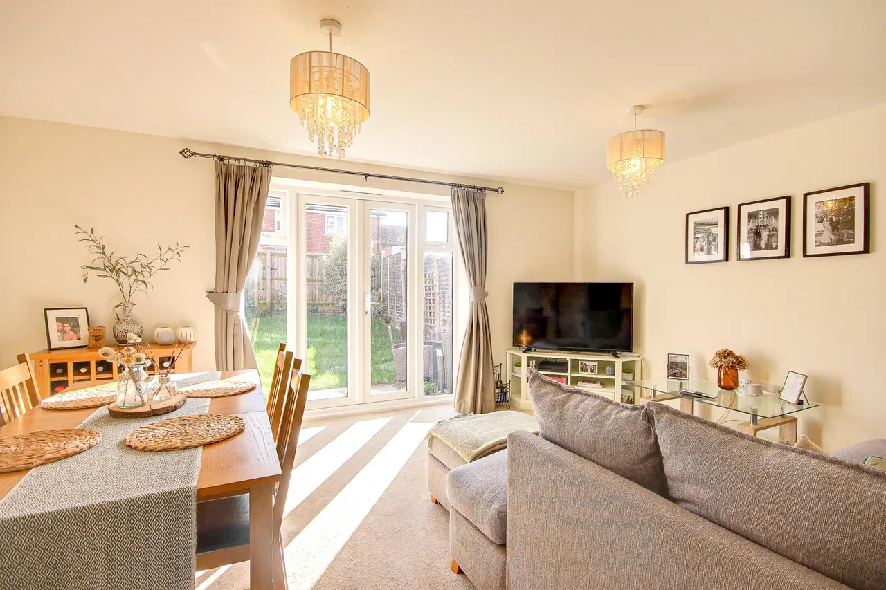 Goose Bay Drive Kingsway, Quedgeley, Gloucester, GL2, photo 2