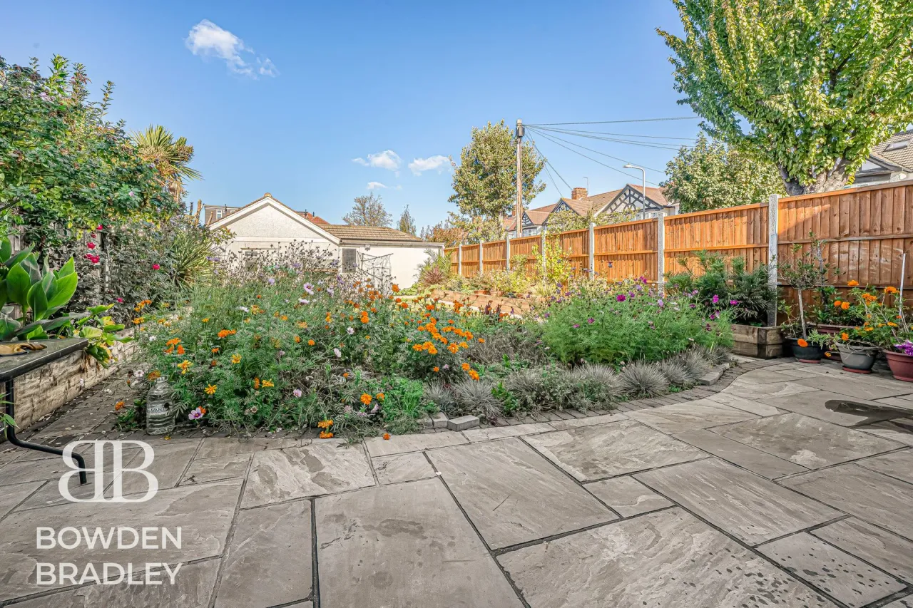Highwood Gardens, Clayhall, IG5, photo 48