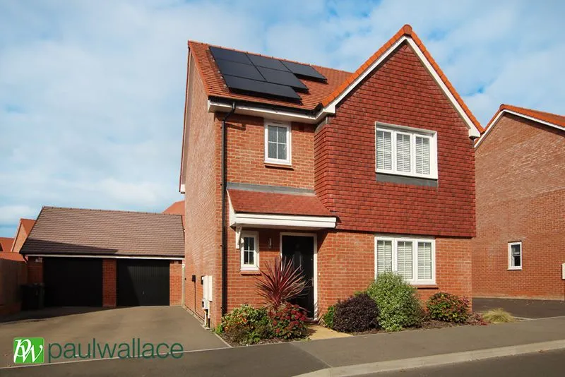 3 bed house for sale, Silver Birch Close West Cheshunt, Waltham Cross, EN7