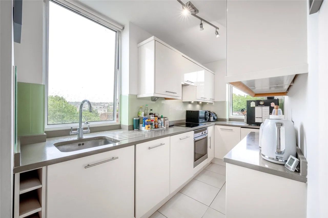 Dinerman Court, Boundary Road, St John's Wood, London, NW8, photo 3