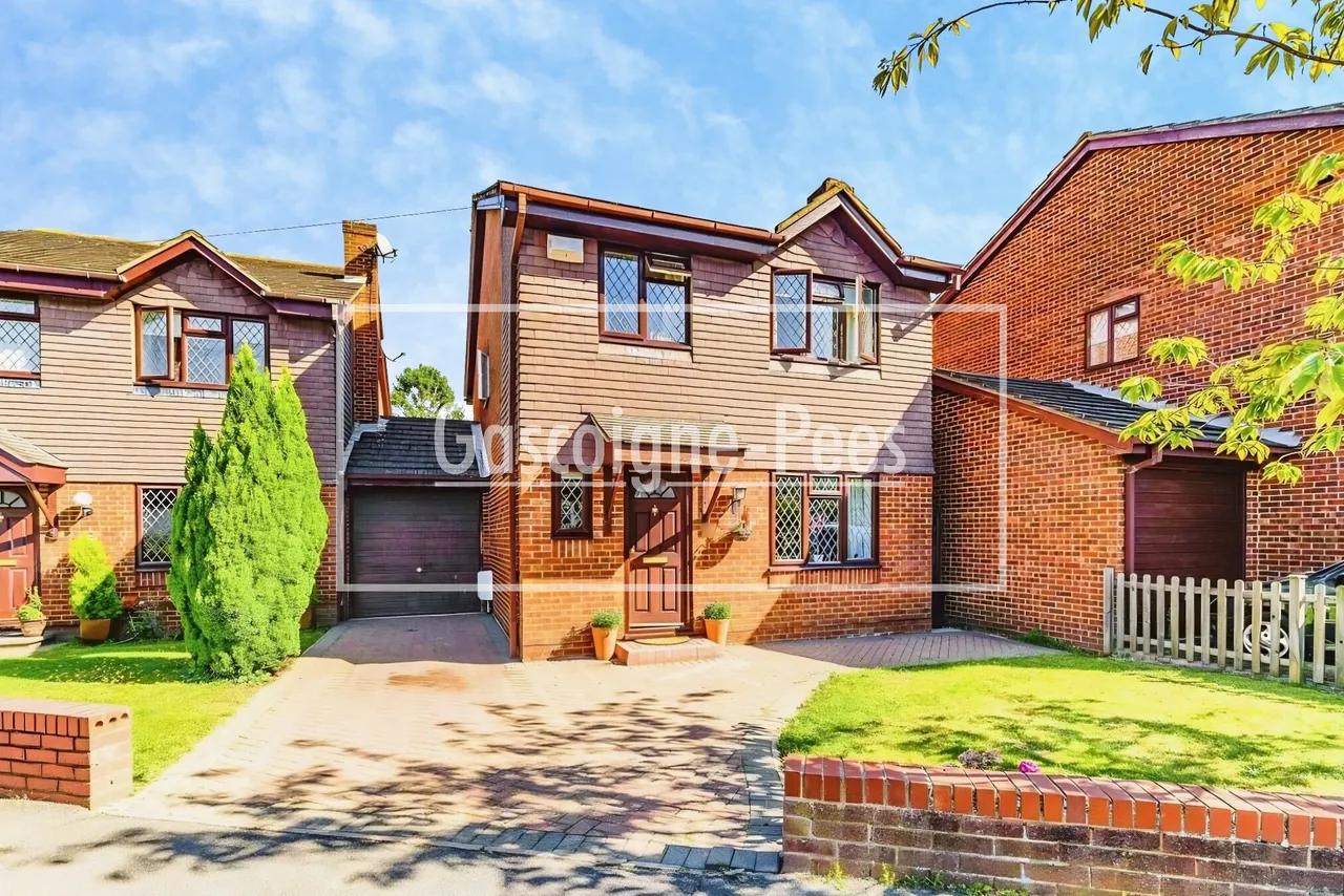 4 bed house to rent, Ellingham road, KT9