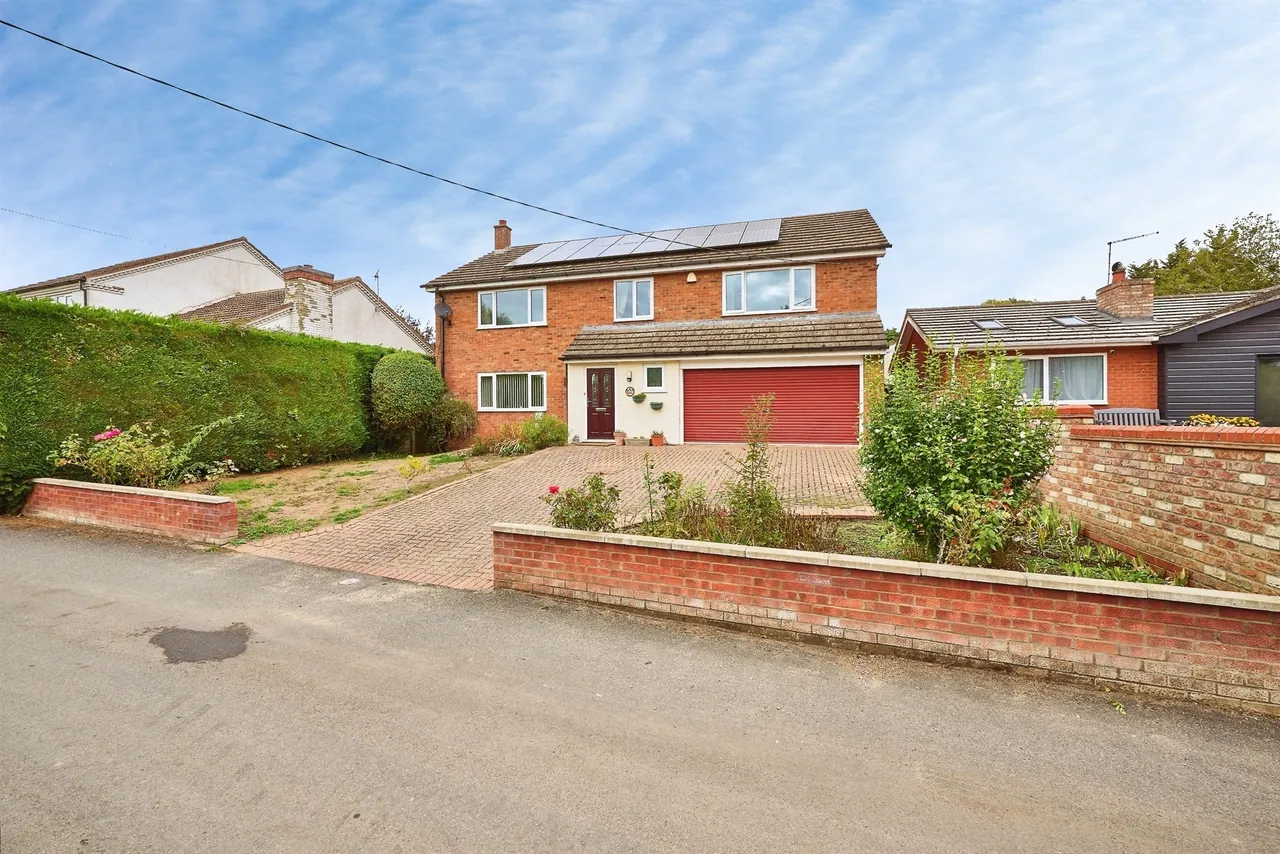 4 bed house for sale, High Street, Huntingdon, PE28