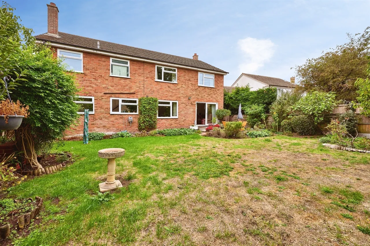 High Street, Huntingdon, PE28, photo 17