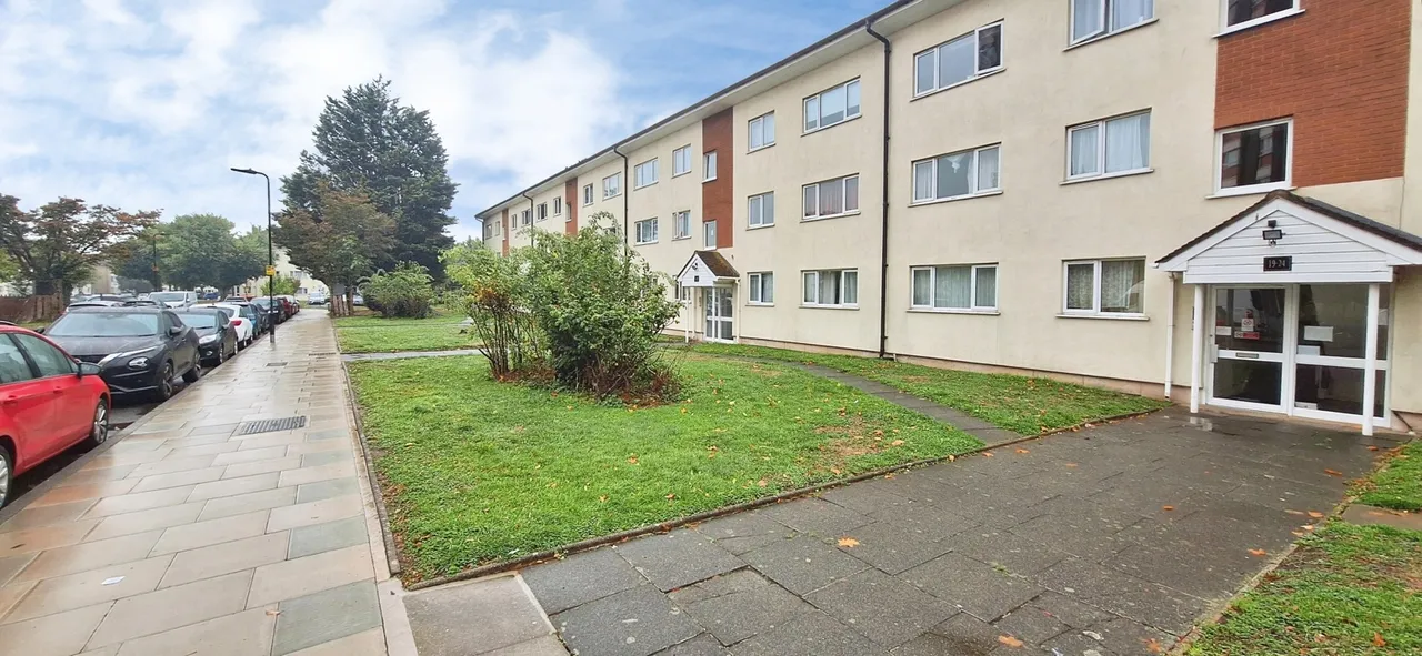 Byron Way, Northolt, UB5, photo 4