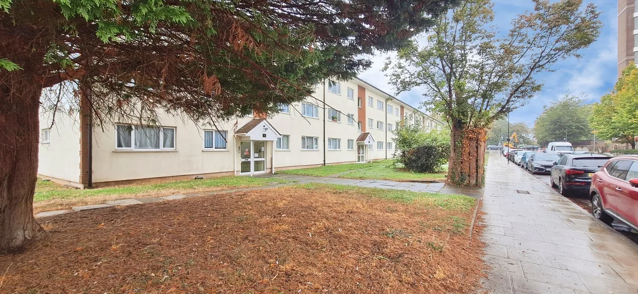 Byron Way, Northolt, UB5, photo 5
