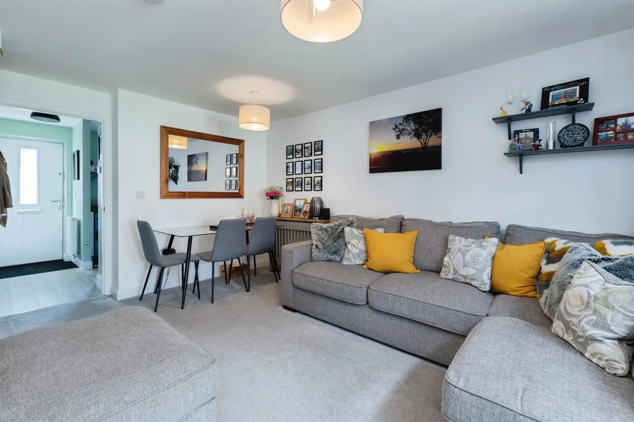 Becket Crescent, Bearwood, BH11, photo 5