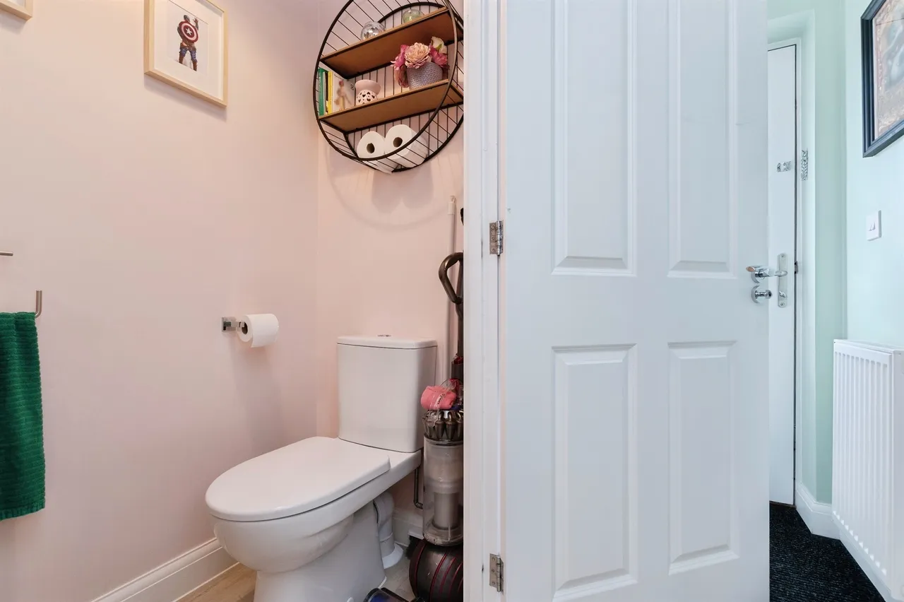 Becket Crescent, Bearwood, BH11, photo 16
