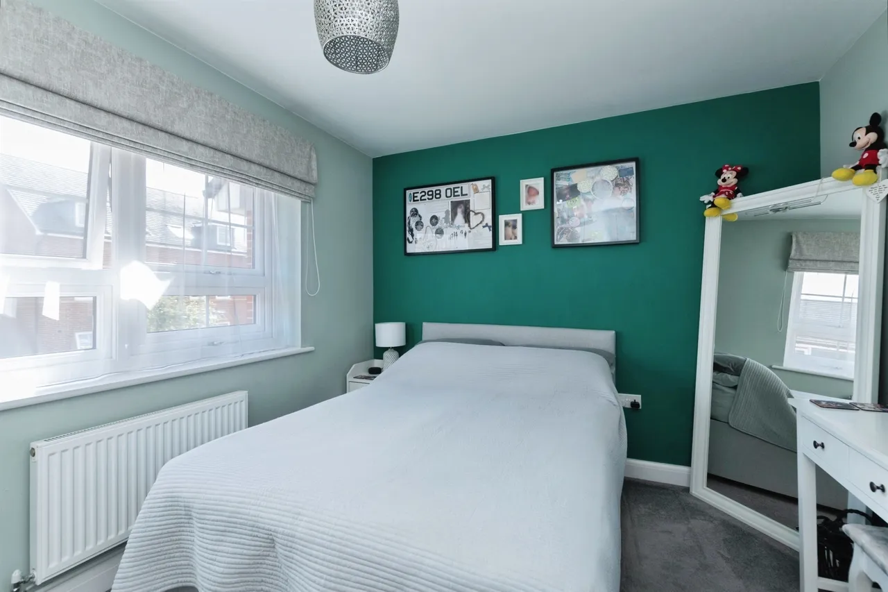 Becket Crescent, Bearwood, BH11, photo 9