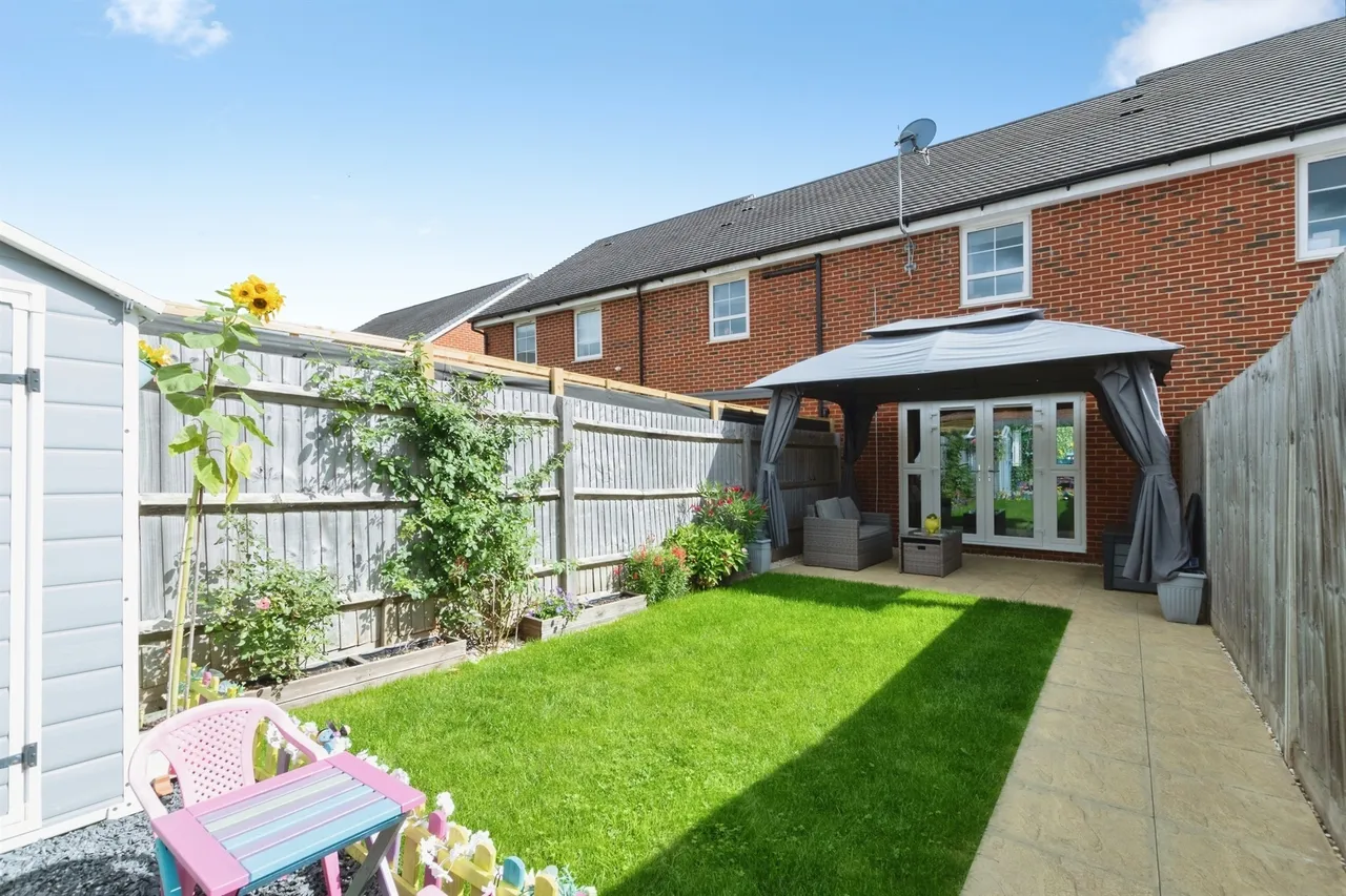 Becket Crescent, Bearwood, BH11, photo 20