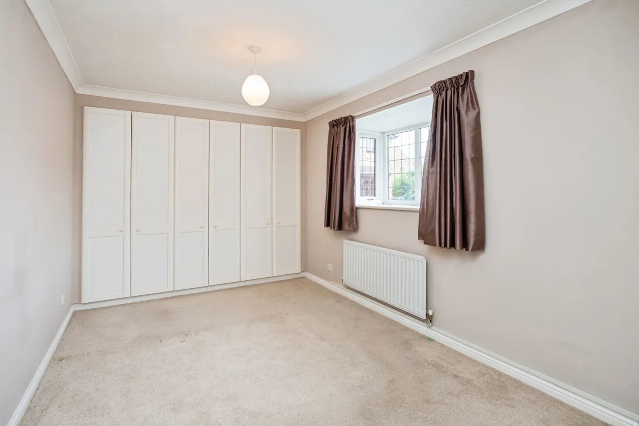 Cumberland Close, Ilford, IG6, photo 11