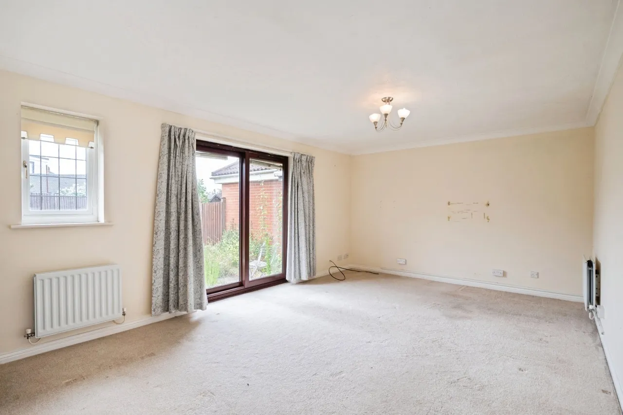 Cumberland Close, Ilford, IG6, photo 5